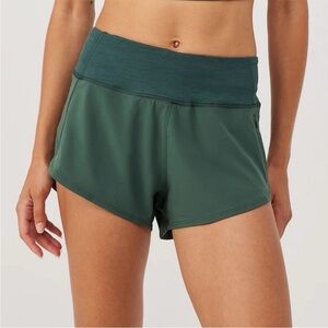 Lightly Used Outdoor Voices Hudson 4” Running Shorts in Evergreen size XXL